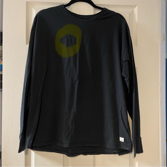 Vuori long sleeve feather light tee shirt SOLD!! - Picture 8 of 8